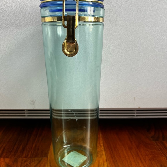 Plastic Spaghetti Container - Picture 2 of 8